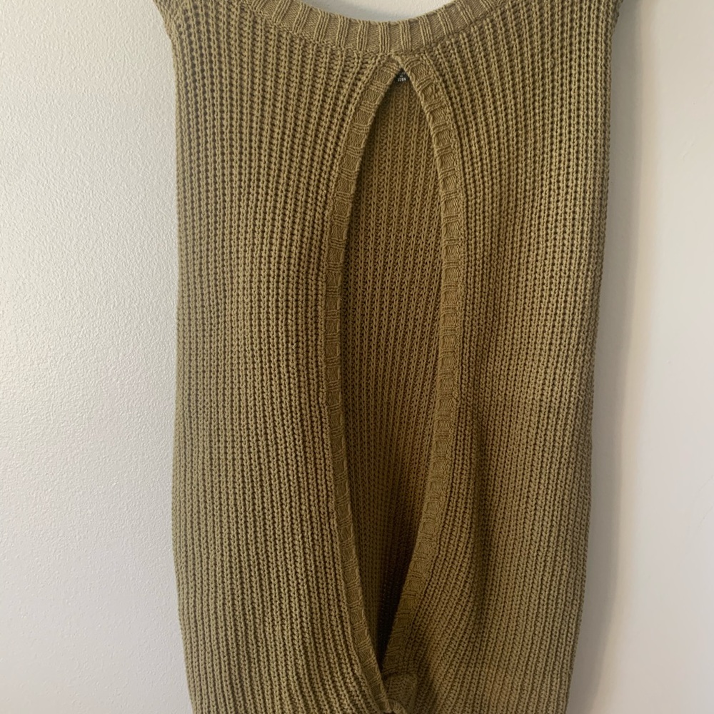 Hampton Open Back Sweater - Picture 3 of 6